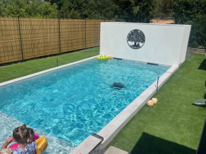 Villa accueillante à Millas avec piscine privée et jacuzzi